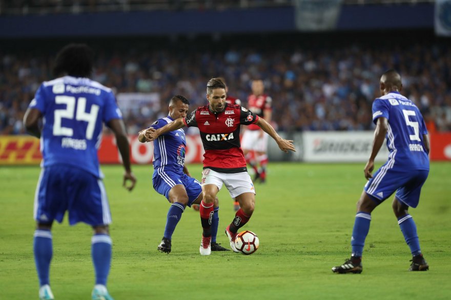 Flamengo x Emelec – Rubro-negro pressionado e a uma vitória da classificação