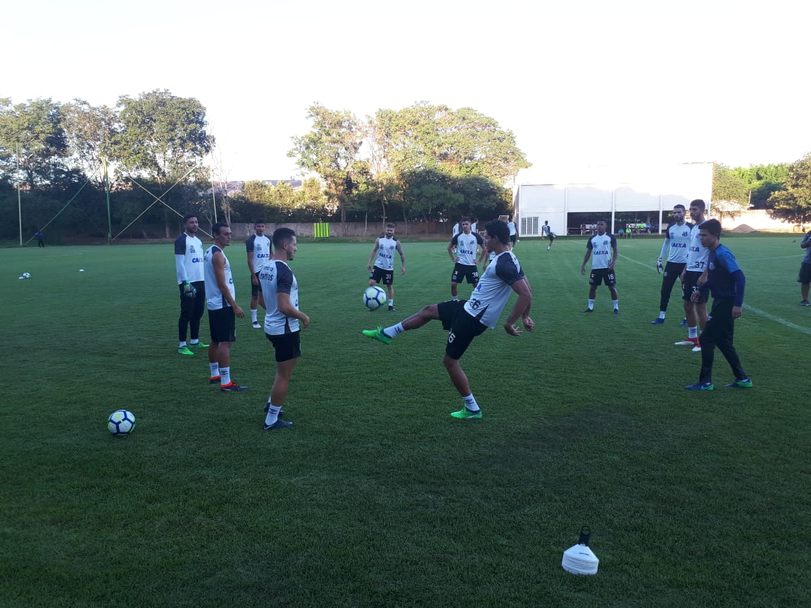 Com time misto, Jean Mota prevê Santos ‘fechadinho’ contra o Luverdense