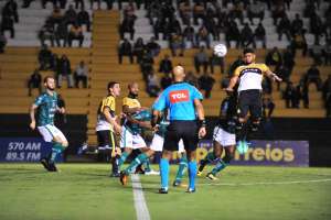 Criciúma 0 x 0 Juventude - Tigre soma primeiro ponto em jogo violento