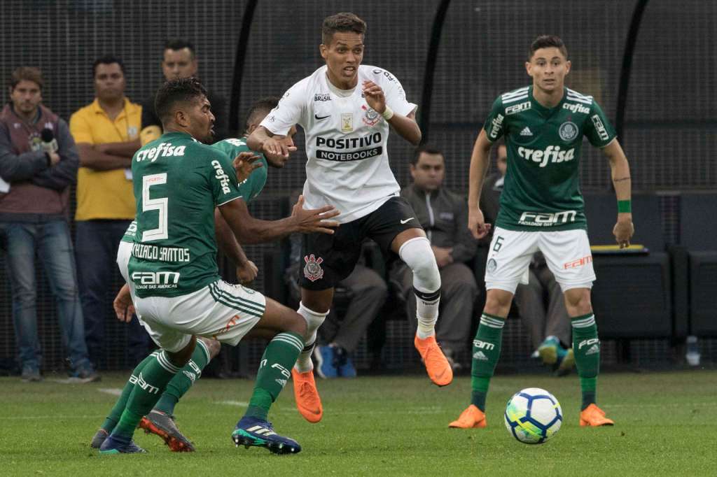 Palmeiras joga por seu técnico e por paz contra o Junior Barranquilla