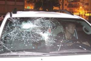 Série B: Atacante registra B.O após ter carro arrebentado por torcedores do Criciúma
