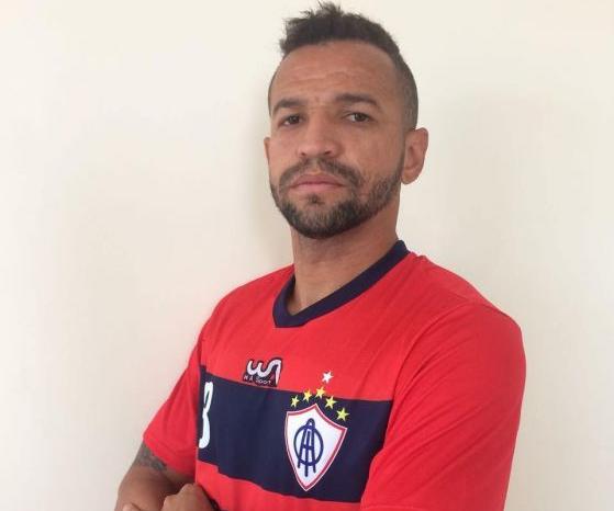 HAT-TRICK FI: Com três gols, Salatiel lidera Itabaiana rumo ao empate diante do Treze