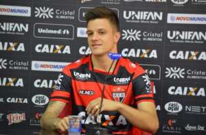 Série B: Cláudio Tencatti esboça mudanças no Atlético-GO diante da Ponte Preta