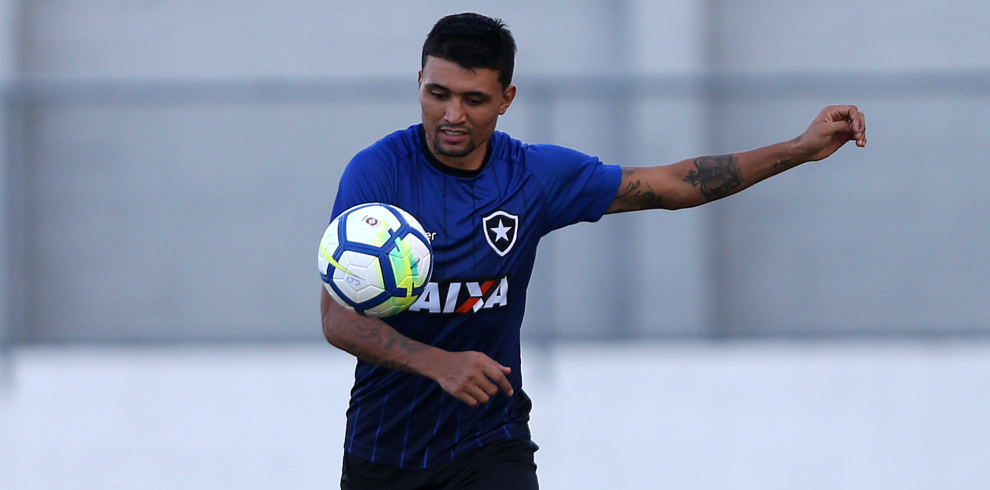 Após estreia de Aguirre, Kieza vê como positiva concorrência no Botafogo
