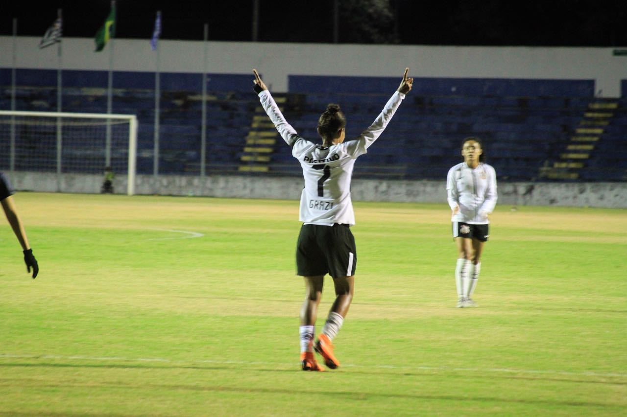 BRASILEIRO FEMININO SÉRIE A1: Em dia de goleadas, Corinthians volta à liderança