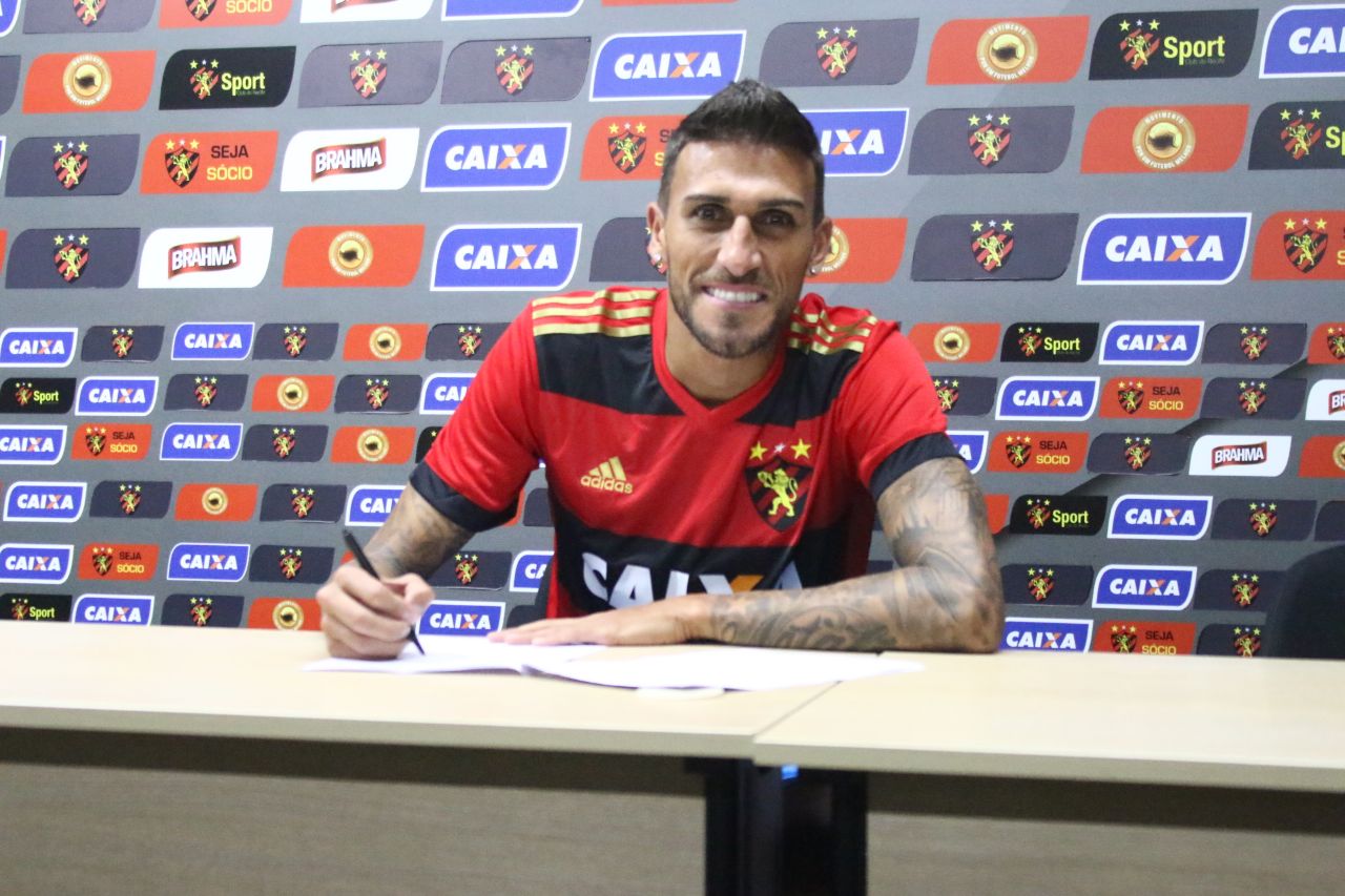 Desfalcado, Sport deve promover a estreia do atacante Rafael Marques