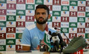 Jadson exalta momento e celebra sequência do Fluminense em casa