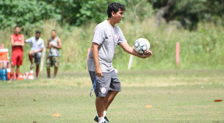 Série C: Mesmo com retornos, Capixaba mantém improvisações no Náutico