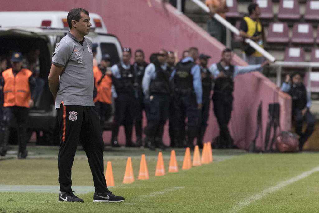 Carille está perto de deixar o Corinthians