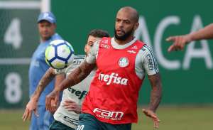 Felipe Melo critica embaixadas de Romero: 'Toda ação gera uma reação'