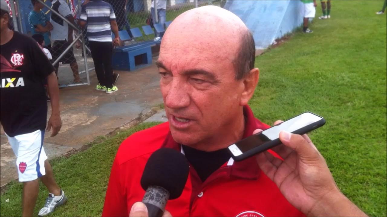 Copa do Mundo: Técnico Vilson Tadei questiona falta de Luan na convocação