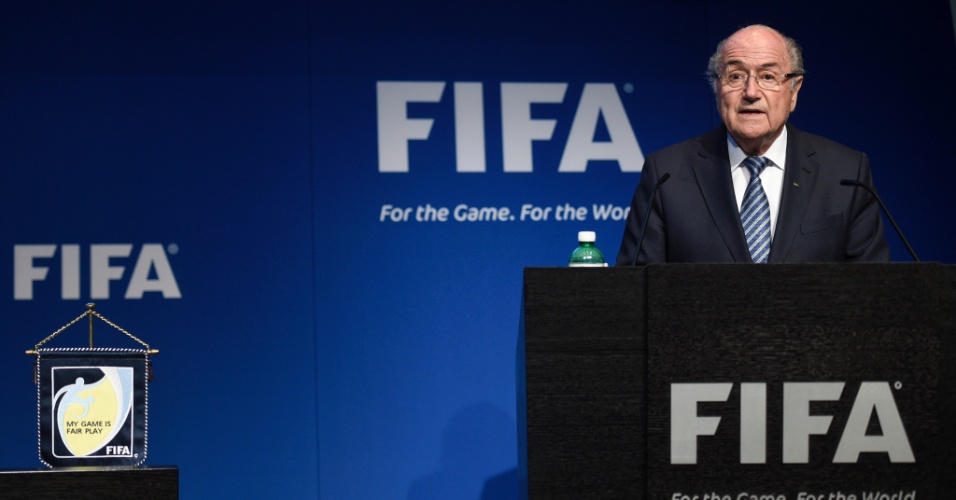 Blatter diz que separar potenciais finalistas da Copa em sorteio era ‘normal’