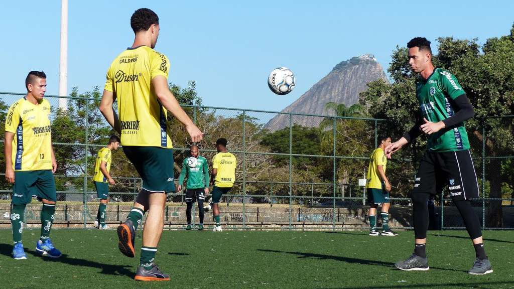 No Rio de Janeiro, Caldense finaliza preparação para o jogo contra o Madureira