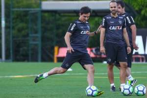 Larghi confirma Elias e indica volta de Luan ao Atlético-MG no clássico