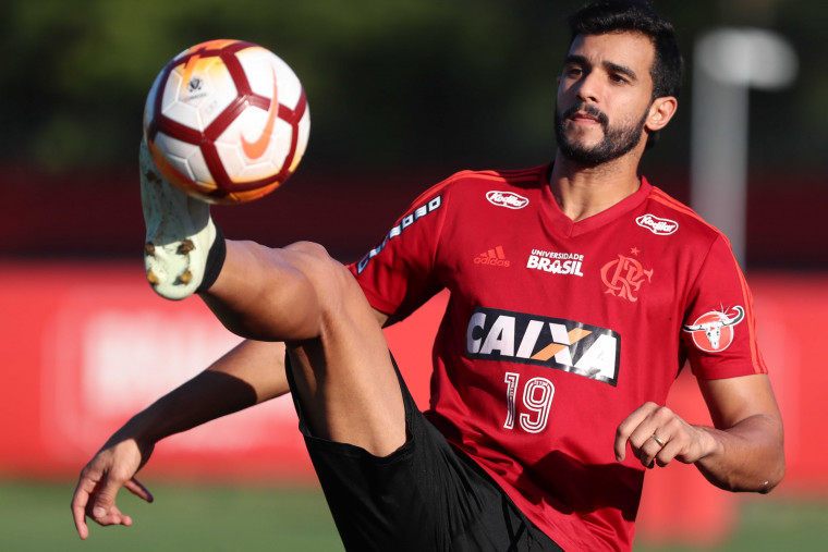 Dourado ignora fase do Vasco e pede vitória no clássico para manter embalo do Fla