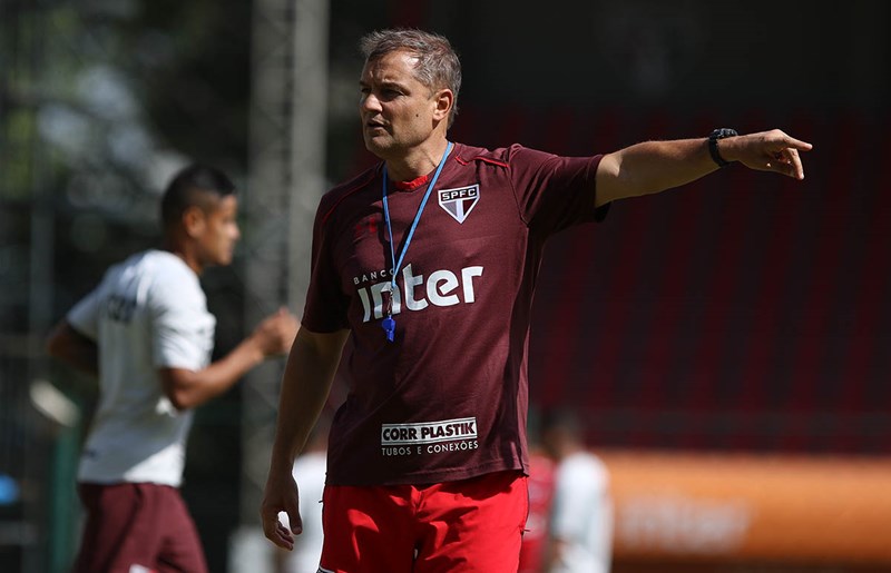 São Paulo faz jogo-treino contra time sub-20 em preparação para o clássico