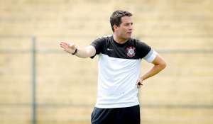 Osmar Loss, candidato a suceder Fábio Carille, é o durão que sonha assumir time