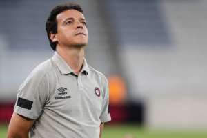 Eficiência é receita de Fernando Diniz por fim de jejum de 7 jogos no Atlético-PR