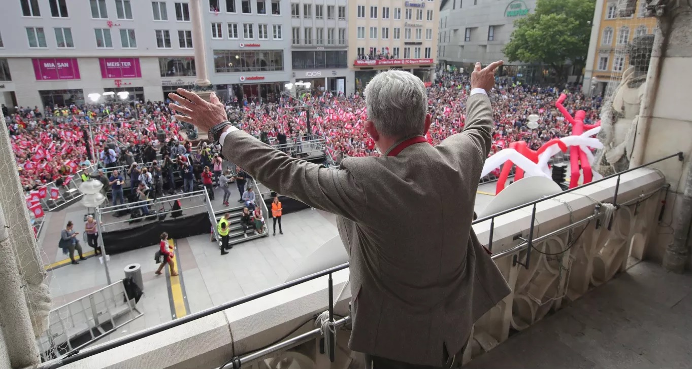 Heynckes se despede do Bayern com homenagem em praça lotada