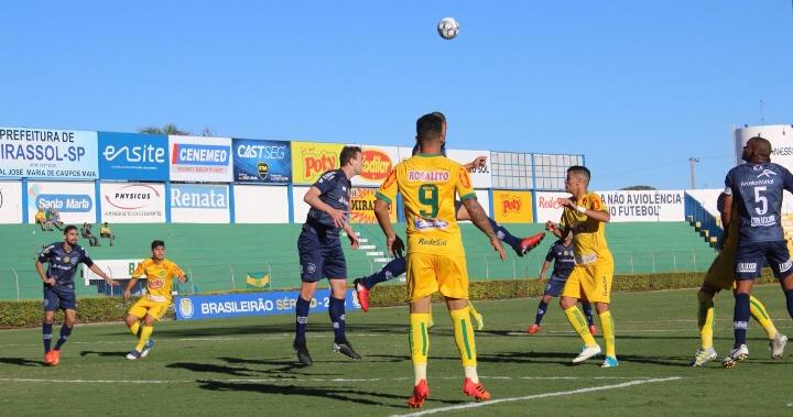 Mirassol perdeu em casa para o Caxias,  mas ainda briga por vaga. Foto: Marcos Freitas