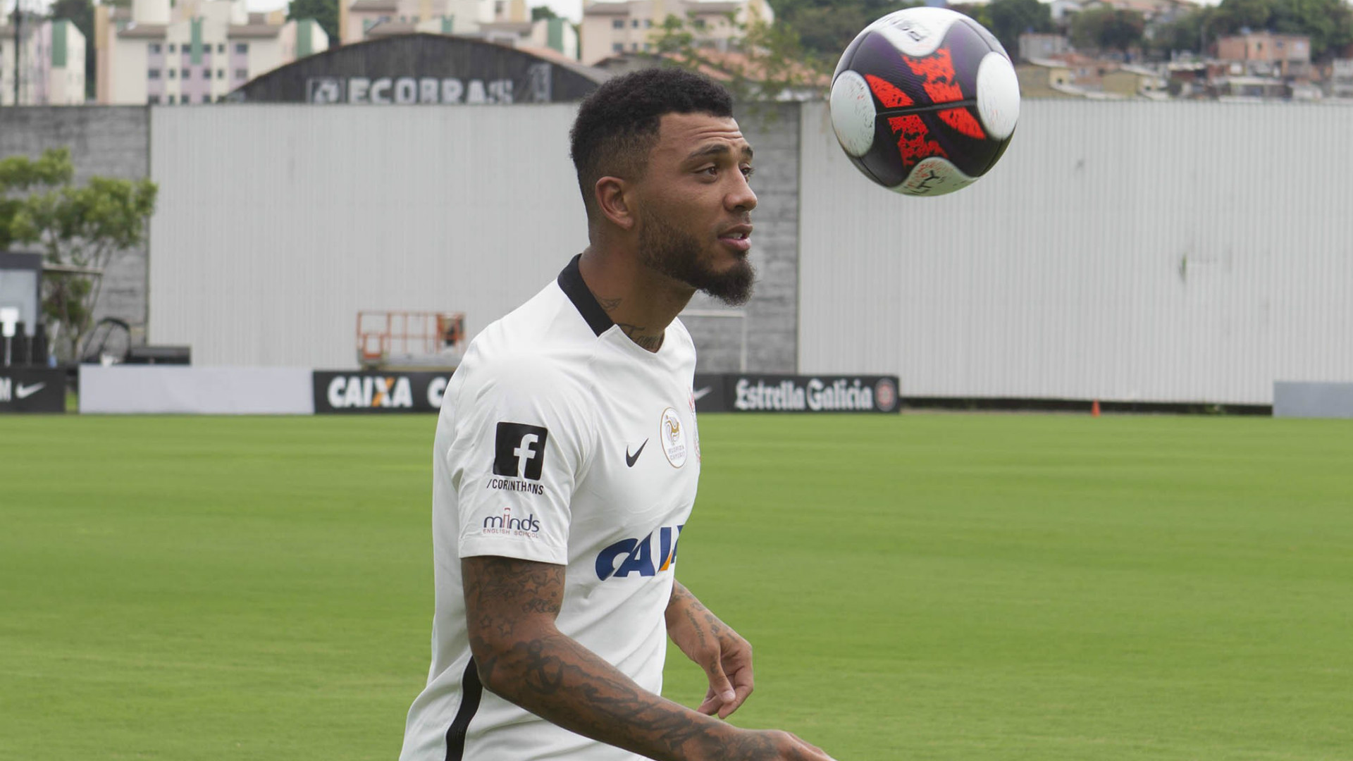 Sem jogar há mais de dois meses, Kazim aguarda propostas para deixar Corinthians