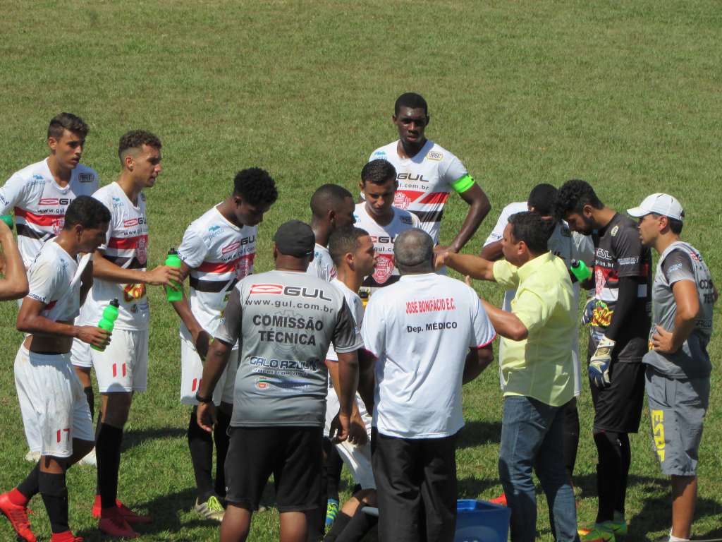 José Bonifácio anuncia duas contratações vindas do futebol baiano