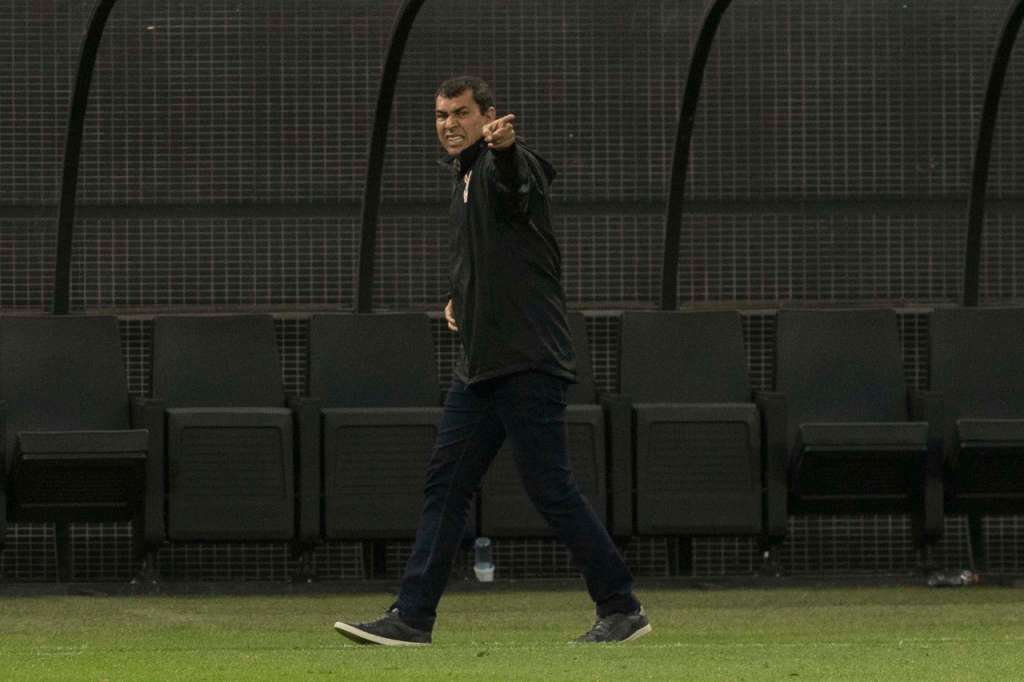 Carille queria ficar no Corinthians até pausa para Copa, mas Andrés recusou