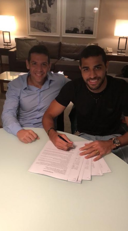 Ex-atacante de São Paulo, Palmeiras, Santos e Vasco renova com Chongqing Dangdai-CHI