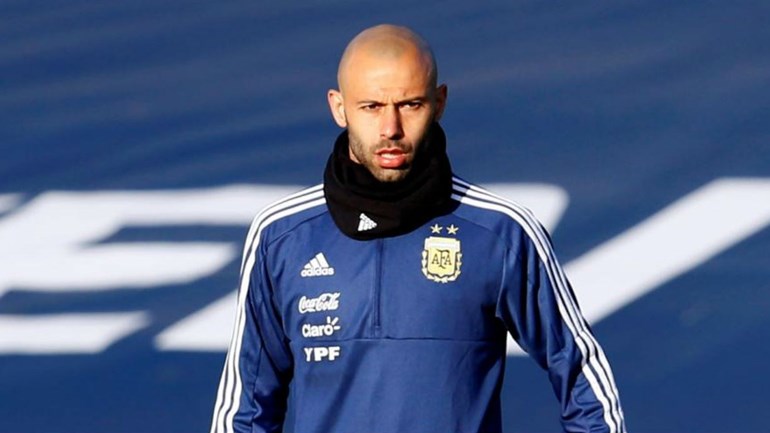 Mascherano vê Argentina fora da lista de favoritos: ‘É um erro pensar na final’