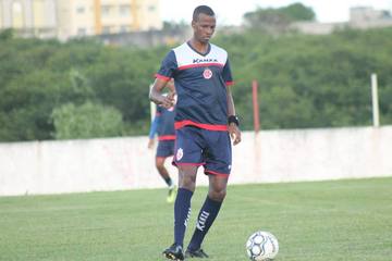 Série D: Após agredir lateral, América-RN rescinde contrato de zagueiro