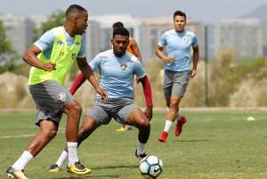 Sem espaço no Fluminense, Marlon Freitas pode parar no Criciúma