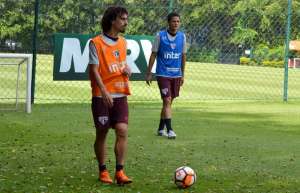 Valdívia retorna e Aguirre dá pista de time em treino do São Paulo