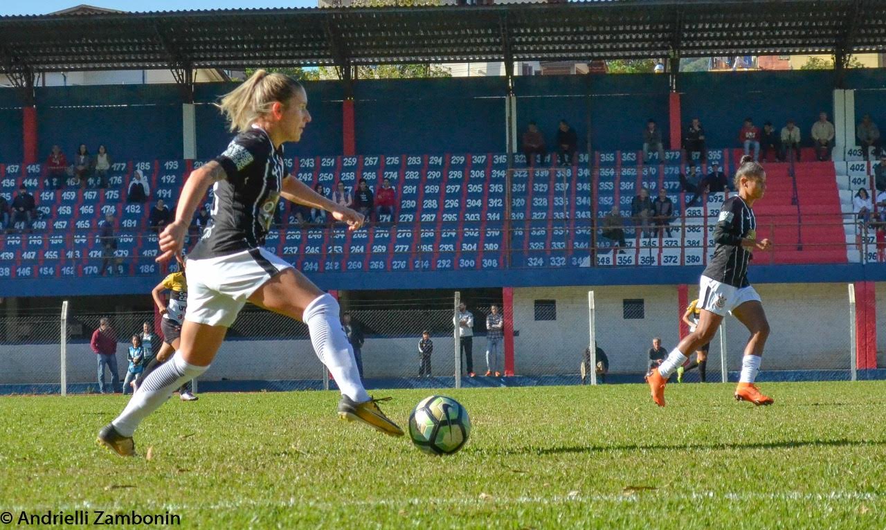 BRASILEIRO FEMININO: Com uma a menos, Corinthians fica no empate com Kindermann