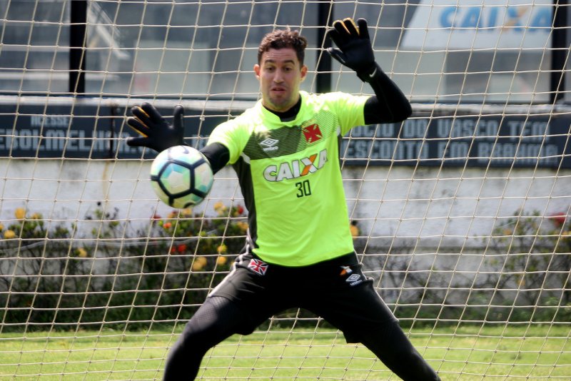 Após despedida dos colegas, Martín Silva promete torcer pelo Vasco durante a Copa