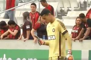 Após usar celular no campo, Santos e Atlético-PR escapam de punição