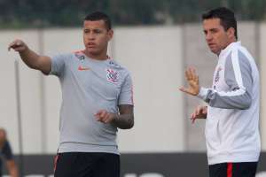 Loss corre contra o tempo pra 'entender o que é dirigir o Corinthians'