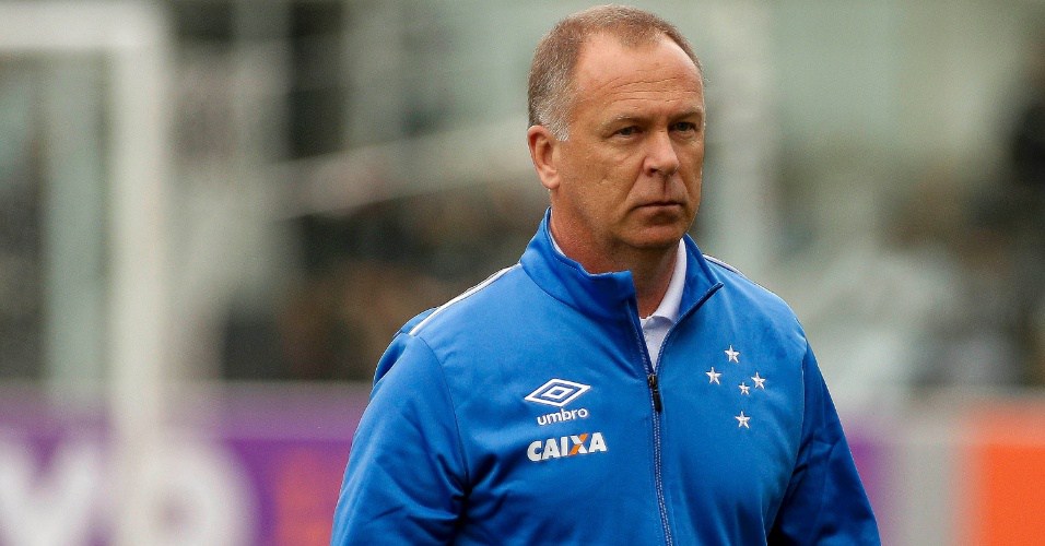 Mano critica CBF por impasse sobre uso de Dedé e descarta poupar titulares