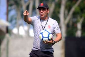 Zé Ricardo lamenta desfalques e recorre ao sub-20 para reforçar Vasco