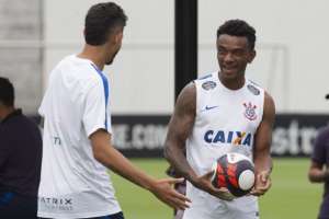 Após 'sentir a derrota', Paulo Roberto promete correr por Loss no Corinthians