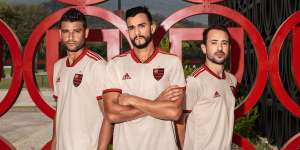 Desfalcado e cansado, Flamengo desafia Atlético-MG pela liderança do Brasileirão