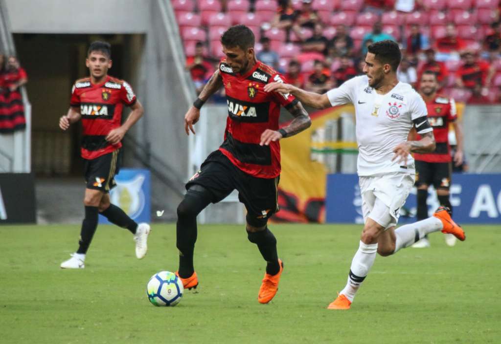 O atacante Rafael Marques tem carinho pelo Palmeiras, mas prometeu comemorar se fizer gol