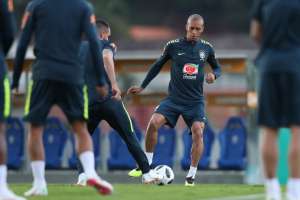 Seleção brasileira recebe visita de Parreira e faz último treino em Teresópolis
