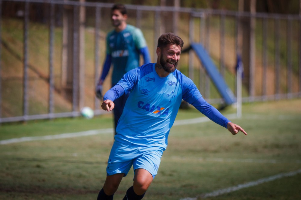 Santos x Cruzeiro – Clubes buscam vitória para não deixarem líderes escaparem