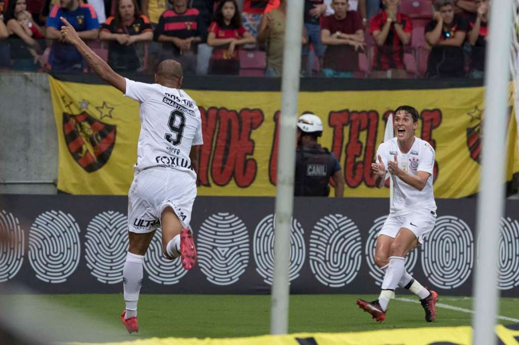 Rodriguinho desfalca Corinthians e Roger deve jogar contra o Inter
