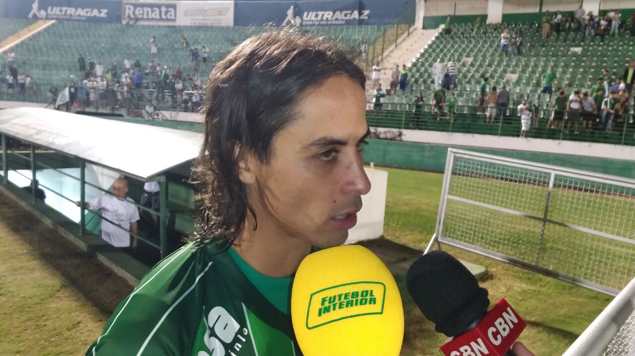 Golaço de Ricardinho abre caminho para vitória do Guarani