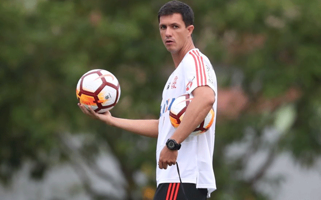 Barbieri comemora fim do jejum de vitórias do Flamengo contra o Atlético-MG