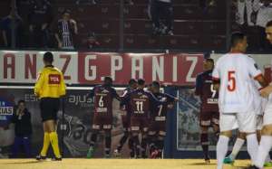 Caxias-RS 3 x 1 Inter de Lages-SC - Grená mantém invencibilidade em jogo histórico