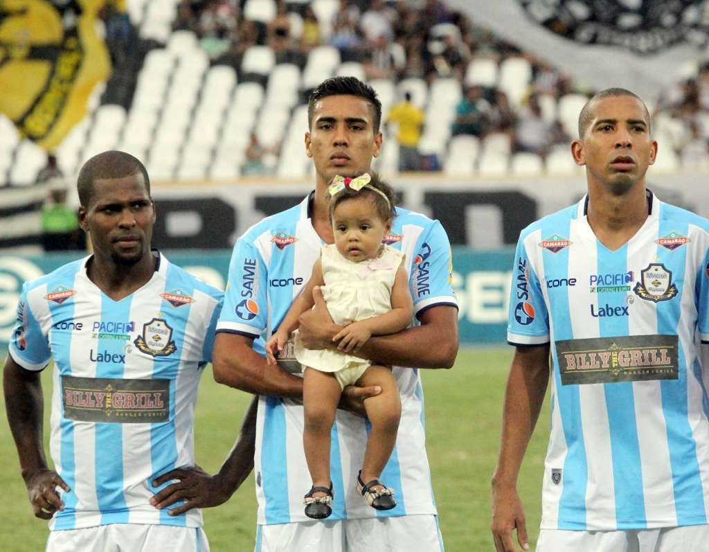 Macaé perde, mas se classifica na Série D