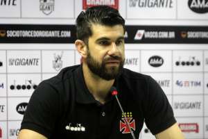 Fernando Miguel pede equilíbrio em campo para o Vasco se recuperar no Brasileirão