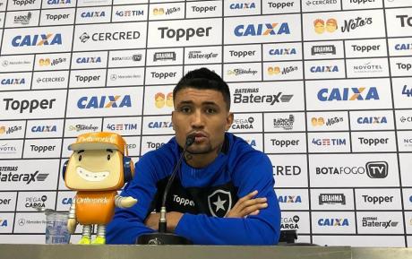 Kieza prevê dificuldades para Botafogo contra São Paulo: 'Temos de marcar forte'